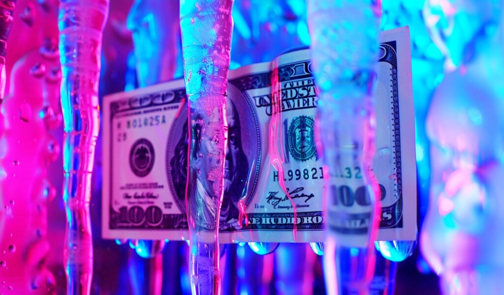 JPMorgan Chase Warns US Stocks ‘Not a Good Place To Hide’ As Billionaire Paul Tudor Jones Braces for Fresh Market Lows