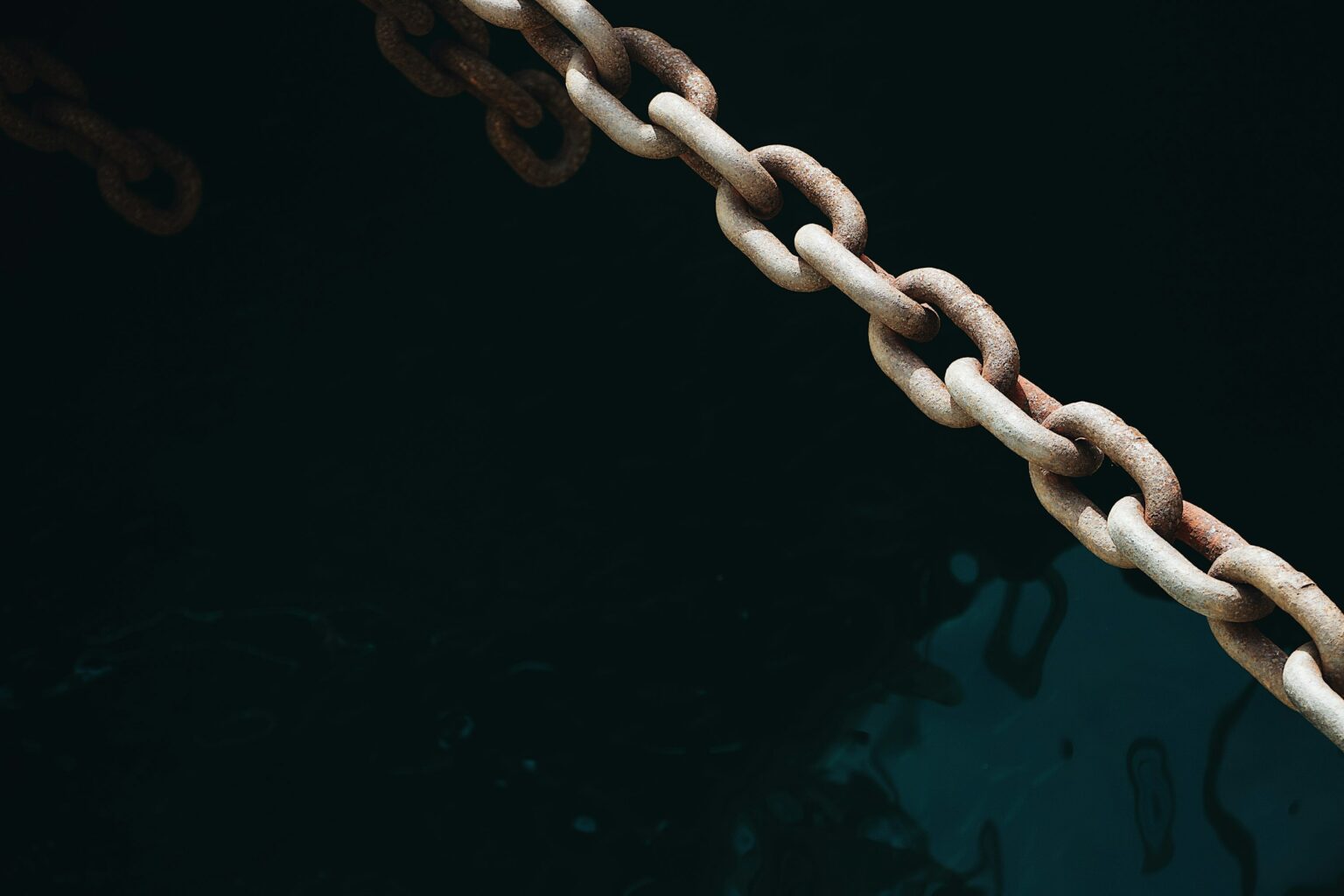 Chainlink Tipped To Outshine XRP In Global Banking Links: Analyst
